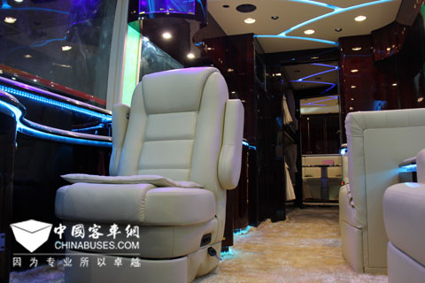 申龍客車(chē)SLK5180房車(chē)
