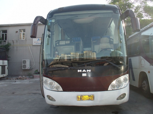 低價(jià)出售宇通ZK6120H曼下線客車,03年11月上牌,座位42座,
