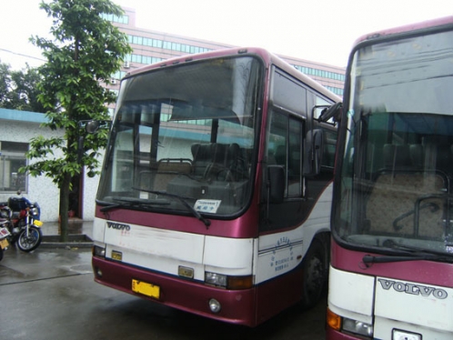 低價出售兩臺98年6月西沃B10M，發(fā)動機(jī)剛做過大修，車況非常好，座位47座