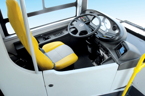 金旅XML6115JHEV15C公交車(chē)（柴油/電混動(dòng)國(guó)五20-36座）