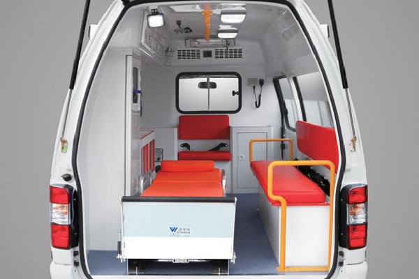 金旅XML5036XJHA8救護(hù)車(chē)（柴油國(guó)四5-7座）
