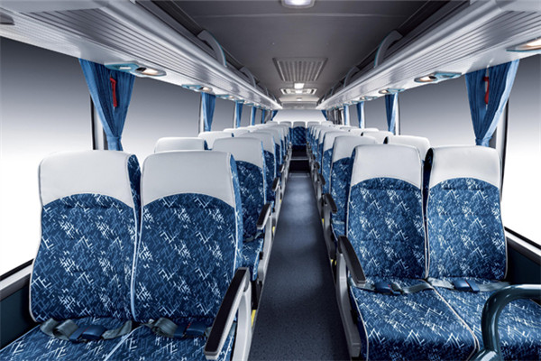 金旅XML6827JEV60客車（純電動(dòng)24-35座）