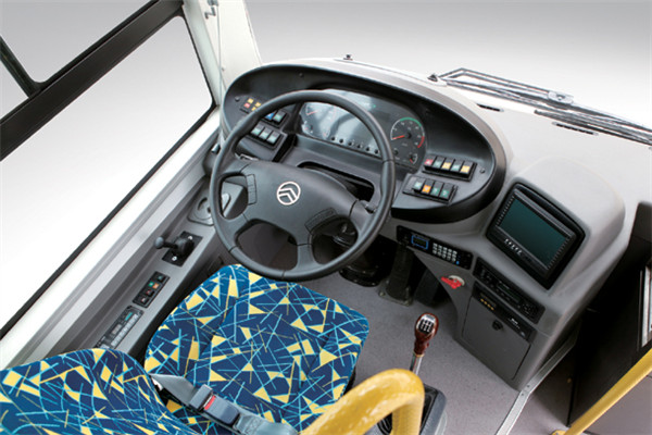 金旅XML6105JEVC0C公交車（純電動(dòng)24-42座）