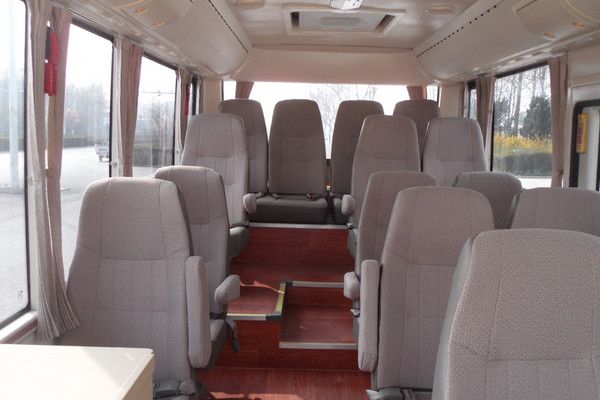 中通LCK6670EV1客車（純電動(dòng)10-23座）