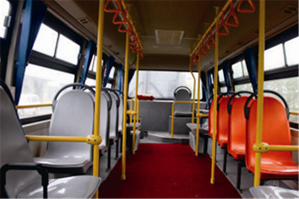 百路佳JXK6810BEV公交車（純電動(dòng)12-29座）