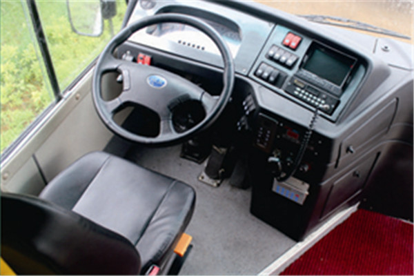 百路佳JXK6810BEV公交車（純電動(dòng)12-29座）