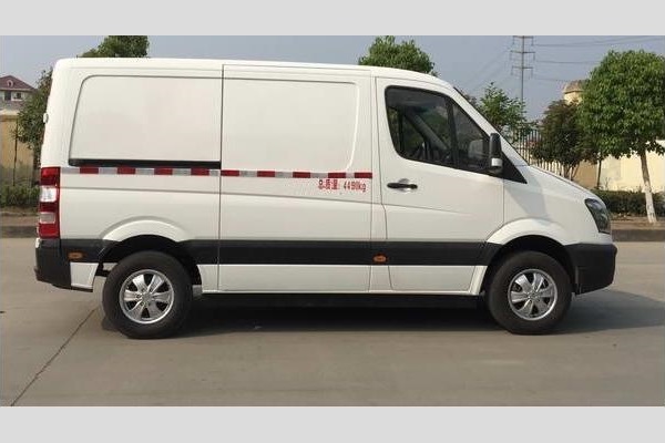 東風(fēng)EQ5040XXYBEV廂式運(yùn)輸車（純電動(dòng)3座）