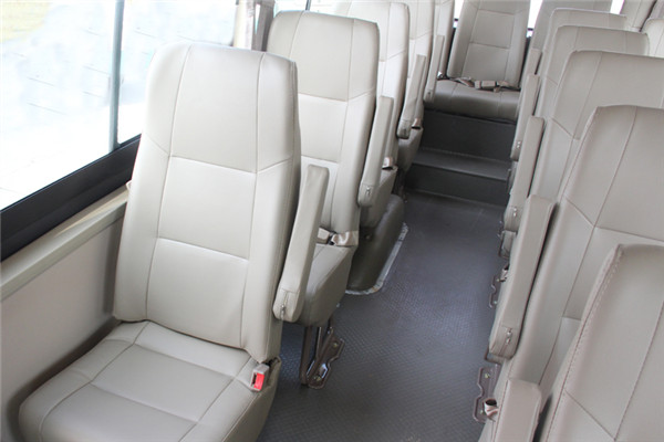 晶馬JMV6706CF客車(chē)（柴油國(guó)五24-27座）