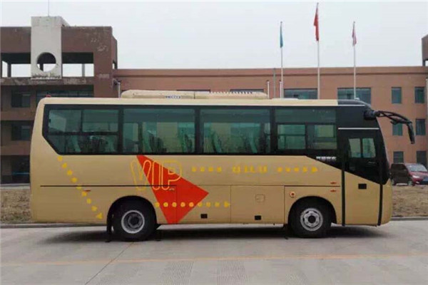 齊魯BWC6855KA5客車(chē)（柴油國(guó)五24-43座）