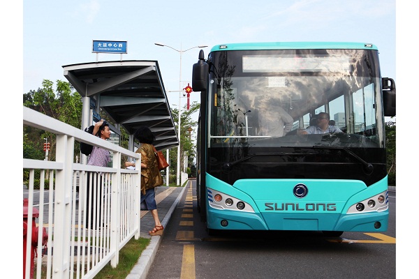 申龍SLK6109ULE0BEVS1公交車（純電動(dòng)10-31座）