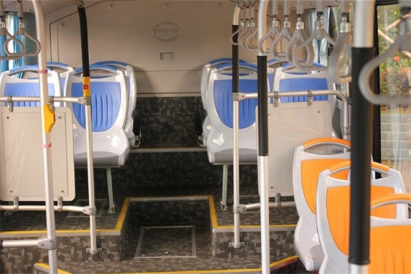 五洲龍F(tuán)DG6801EVG1公交車（純電動15-24座）