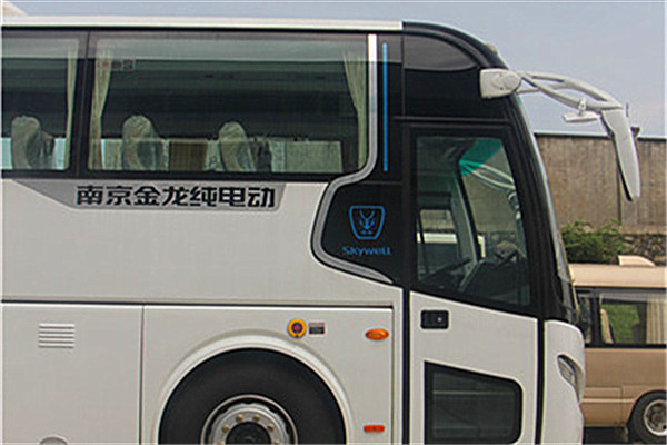 南京金龍NJL6117BEV25客車（純電動(dòng)24-48座）