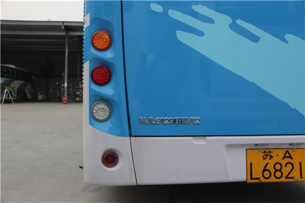 南京金龍NJL6129BEV15公交車(chē)（純電動(dòng)24-36座）