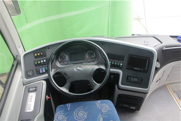 南京金龍NJL6820BEV1客車(chē)（純電動(dòng)24-35座）