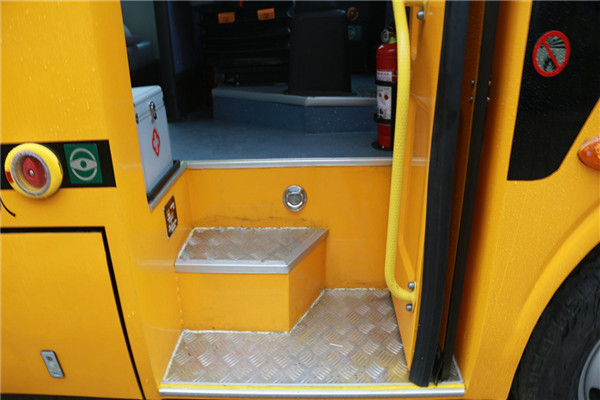 福田歐輝BJ6570S2MDB小學(xué)生專(zhuān)用校車(chē)（柴油國(guó)五10-19座）