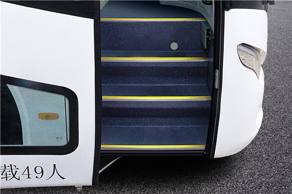 南京金龍NJL6117EV4客車(chē)（純電動(dòng)24-48座）