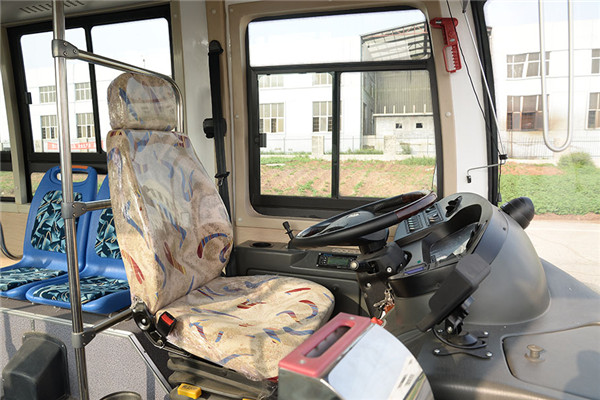 舒馳YTK6830GEV6公交車（純電動(dòng)15-31座）