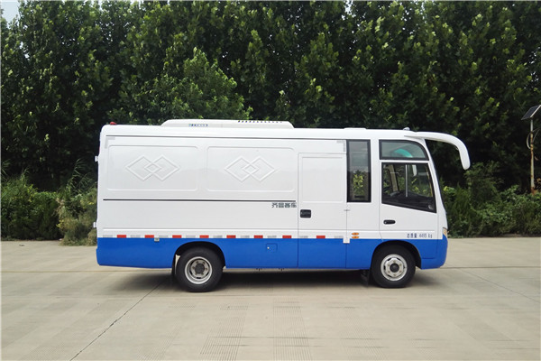 齊魯BWC5041XXYKH廂式運(yùn)輸車(chē)（柴油國(guó)五2座）