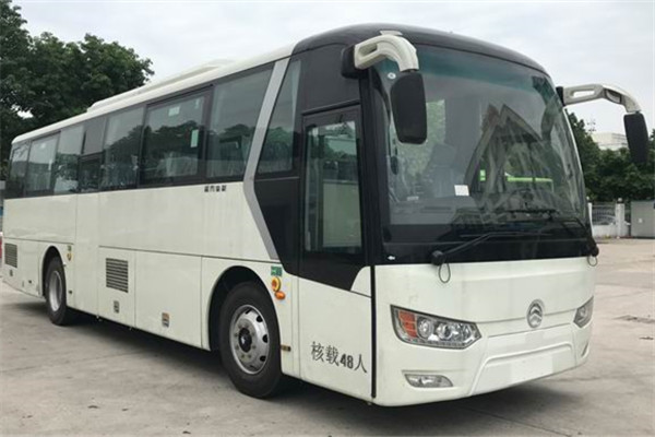 金旅XML6102JEVW0客車（純電動(dòng)24-48座）