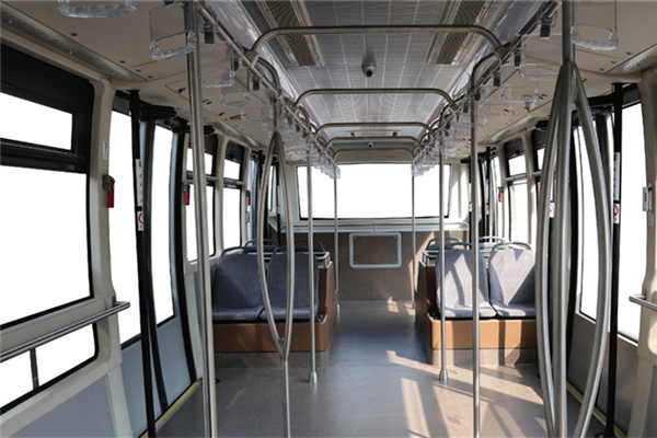 比亞迪BYD6140LBEV機(jī)場(chǎng)擺渡車(chē)（純電動(dòng)8座）