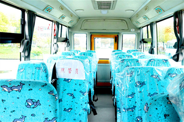 華新HM6598XFD6XN幼兒專(zhuān)用校車(chē)（柴油國(guó)六10-19座）