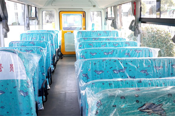 華新HM6700XFD5XS小學(xué)生專用校車（柴油國五30-37座）
