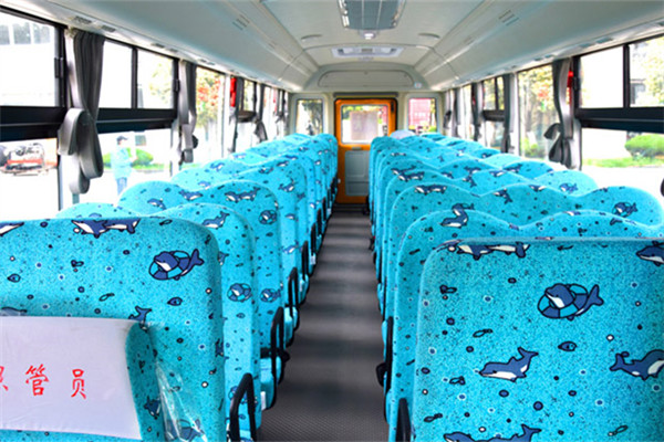 華新HM6946XFD6XS小學(xué)生專用校車（柴油國(guó)六46-56座）