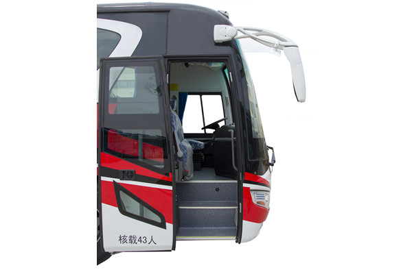宏遠(yuǎn)KMT6119HBEV客車(chē)（純電動(dòng)24-50座）