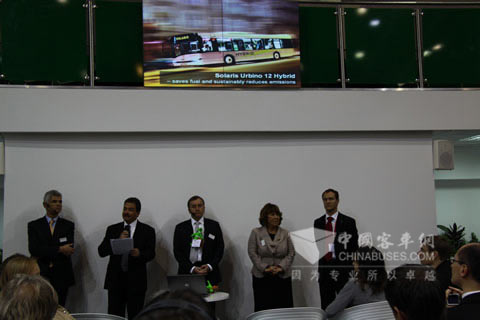 2009歐洲客車博覽會上年度新聞活動，企業(yè)管理者與大眾見個面，溝通交流