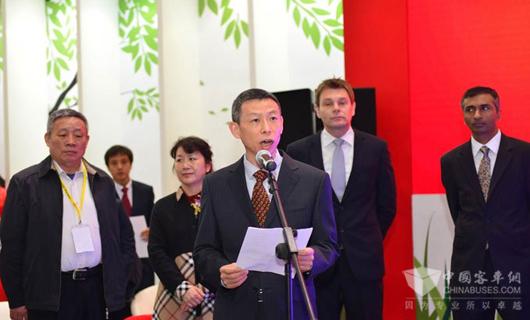 康明斯公司副總裁，東風(fēng)康明斯發(fā)動(dòng)機(jī)有限公司總經(jīng)理王寧